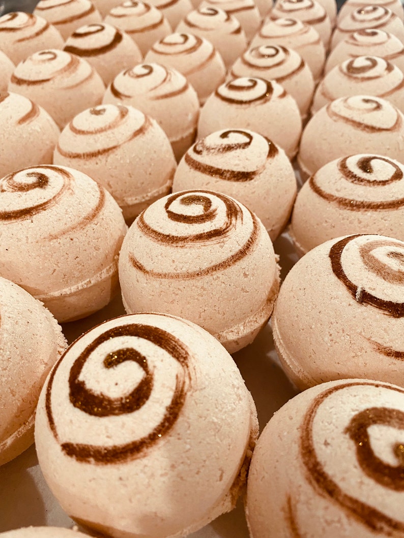 Cinnamon Roll Bath Bomb Cinnamon Vanilla Bath Bomb Bakery Etsy