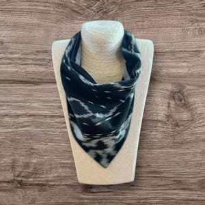 Handmade Ikat Bandana: Cotton Boho Fashion Accessory