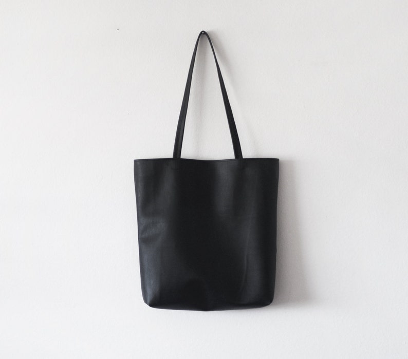 Large simple leather tote bag image 1