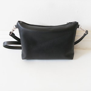 Simple black leather crossbody bag with zipper image 3