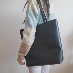 Large simple leather tote bag image 5