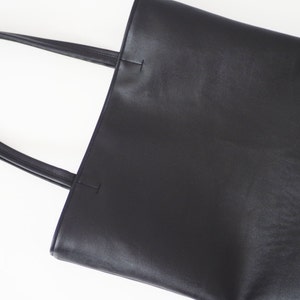 Large simple leather tote bag image 2