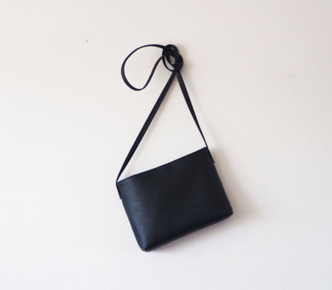 Magnetic Messenger Bag - Luxury Crossbody Bags - Bags