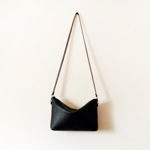 Simple black leather crossbody bag with zipper image 1