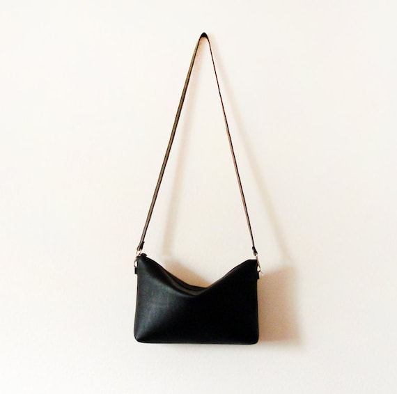 Simple Black Leather Crossbody Bag With Zipper 