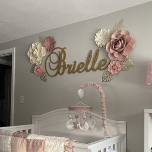 Letrero grande de madera con nombre - Recorte de madera con nombre - Nombre pintado - Colgante de pared - Decoración de guardería - Nombre para baby shower - Nombre personalizado