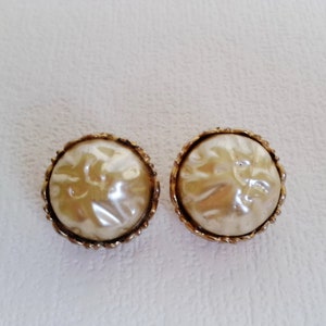 Vintage pearl earrings clip on Vintage jewelry Wife gift Boho earrings clip on gold Vintage pearl earrings Mother&#39;s gift Wife gift