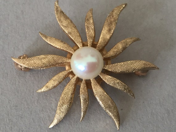 14K Gold and Pearl Stylized Poinsettia/Sunburst B… - image 1