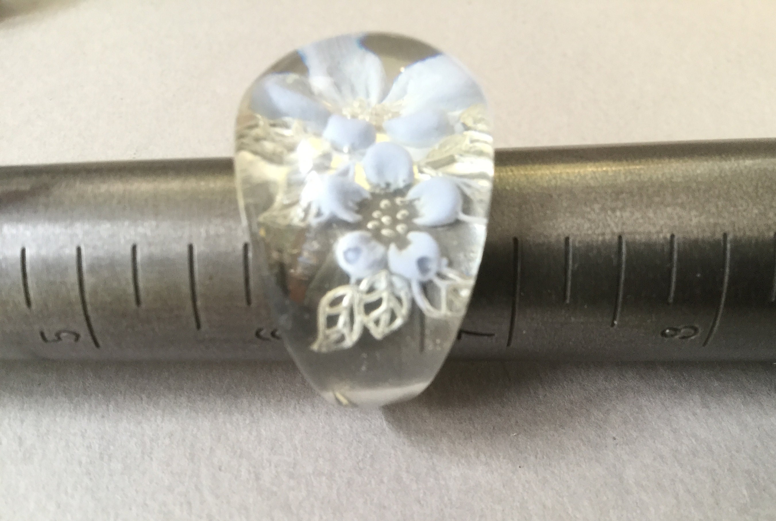 米国　Vintage Floral Design Lucite Ring Box 米国 Vintage Floral Design Lucite Ring Box - メルカリ
