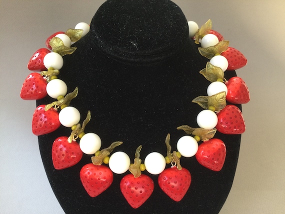 Red Strawberries White Lucite Bead Single Strand N