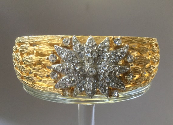 Hattie Carnegie Gold Crystal Star Flower Hinged O… - image 2