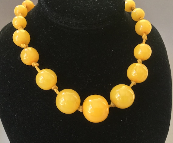 Bakelite Chunky Yellow Egg Yolk Graduated Bead Si… - image 1