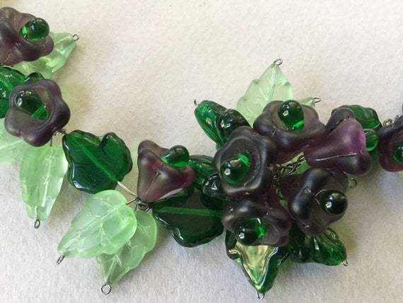 Green and Purple Art Glass Flower and Leaf Bib Ne… - image 1