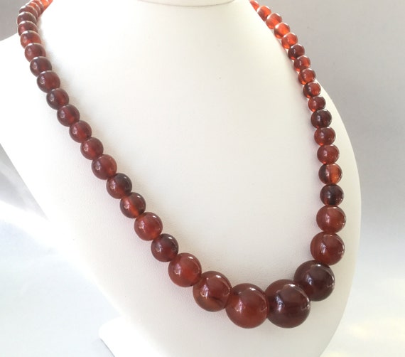 Bakelite Cherry Amber Graduated Bead Necklace