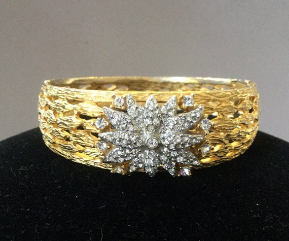 Hattie Carnegie Gold Crystal Star Flower Hinged O… - image 1