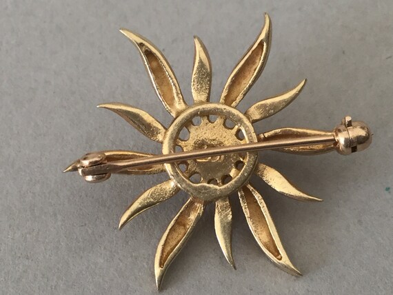 14K Gold and Pearl Stylized Poinsettia/Sunburst B… - image 7