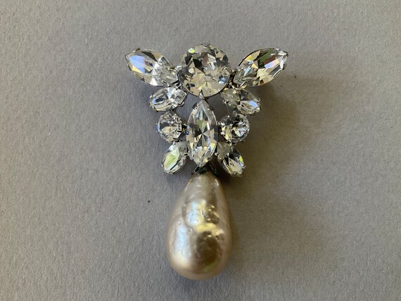 Regency Unsigned Silver Tone Clear Rhinestone Fau… - image 4