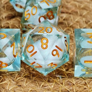 Handmade Liquid Core Dice for Role Playing Games, D&D Dice Set, Liquid Core Dice Sharp Edge Resin Dice for Dungeons and Dragons, DND Gifts