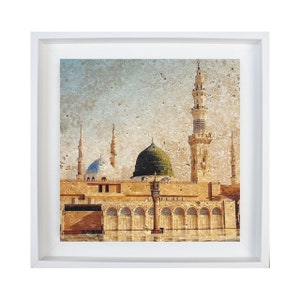 Peut inclure: Une peinture de style vintage d'une mosquée avec un dôme vert et de multiples minarets. La mosquée est entourée d'une cour avec des arches et un mur de pierre. La peinture a un fond délavé et texturé.
