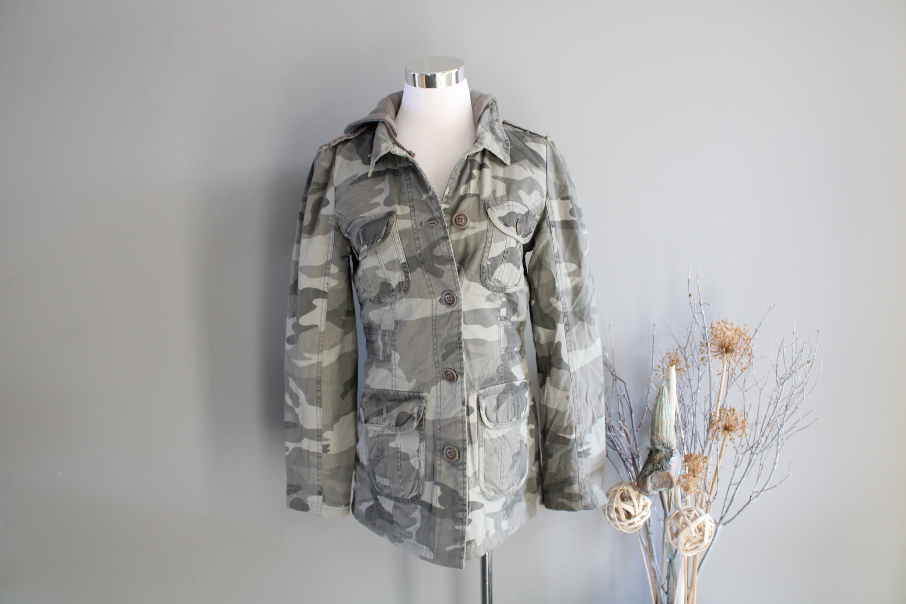 ジャケット・アウター 80s US.Army  Camo Parka (size L) Vintage 1980s US Army Camo Parka Cold Weather Jacket Golden