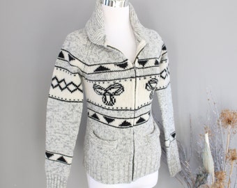 Vintage TNA Wool Cowichan Cardigan Light Grey Chunky Knit Slim Fit Geometric Pattern Size S K312A