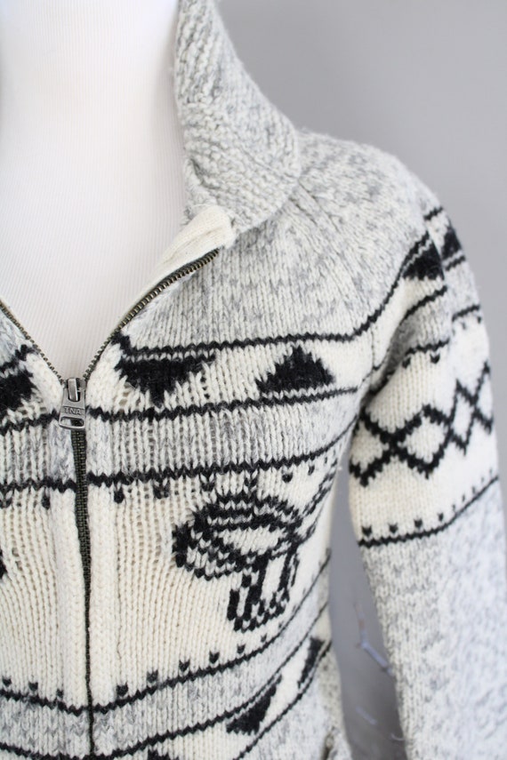 Vintage TNA Wool Cowichan Cardigan Light Grey Chu… - image 4