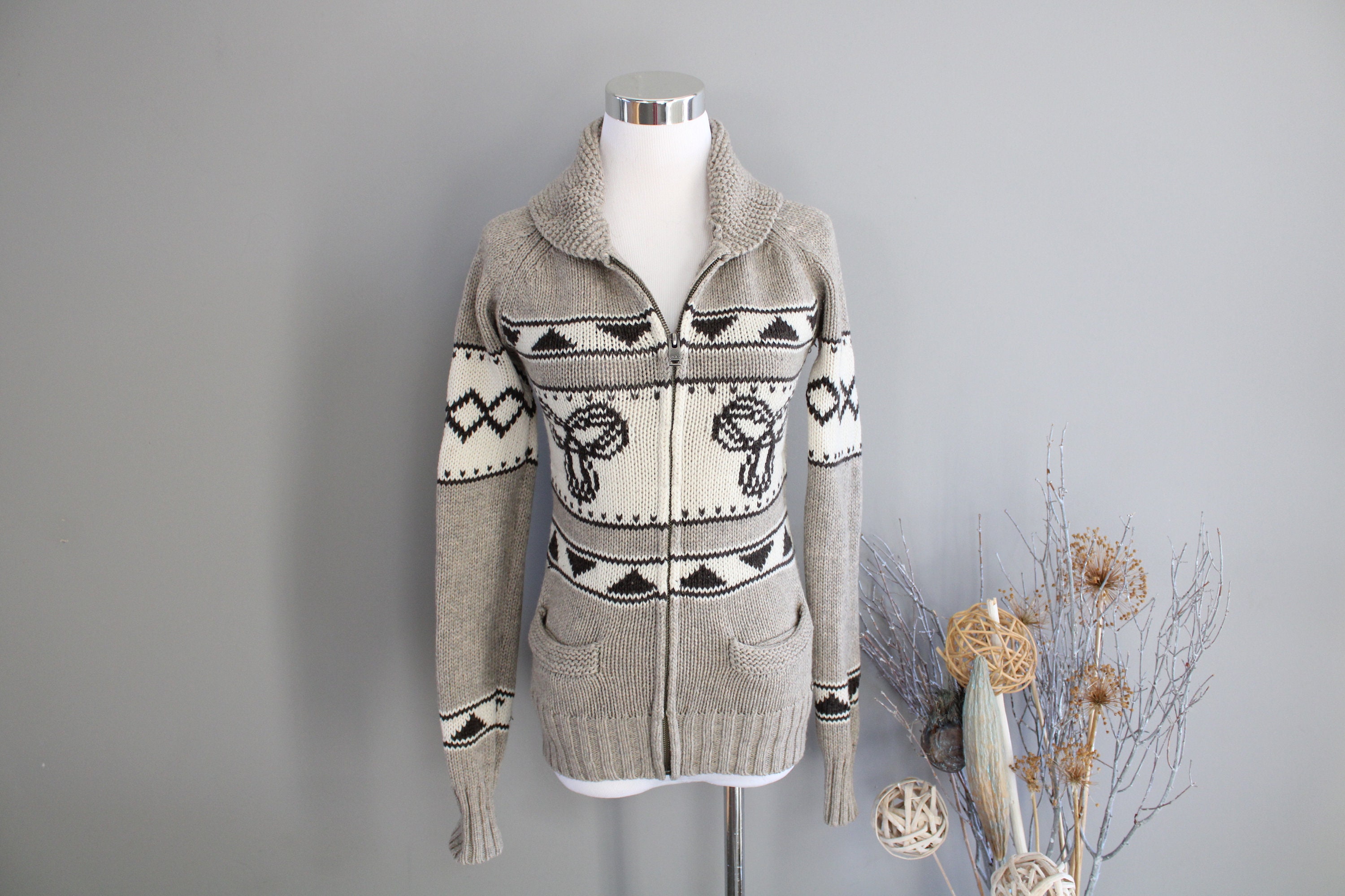 tna wool sweater
