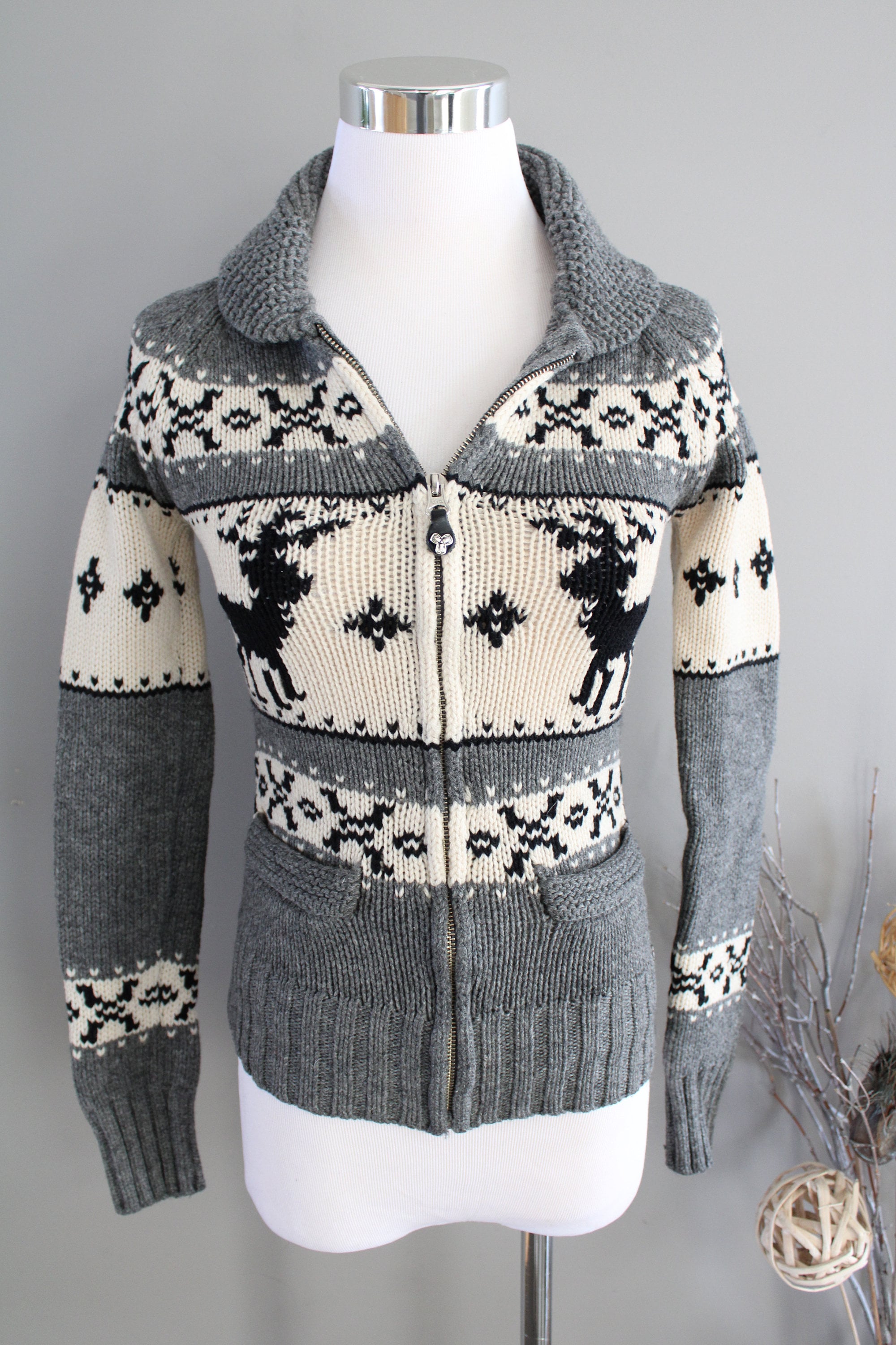 Cowichan sweater aritzia sale