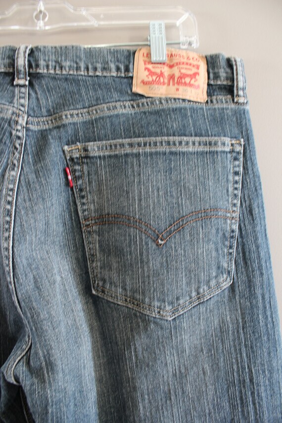Levis 505 Jeans stonewashed dark blue regular fit… - image 7