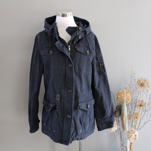 Vintage Levi&#39;s Canvas Parka Jacket: Navy Blue Hooded Quilted, Size M