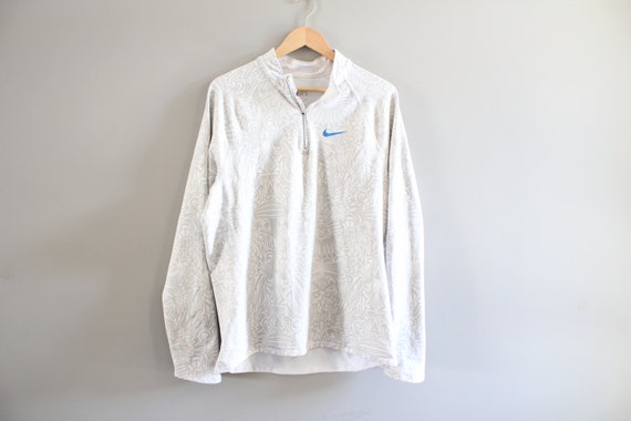 white nike pullover sweatshirt