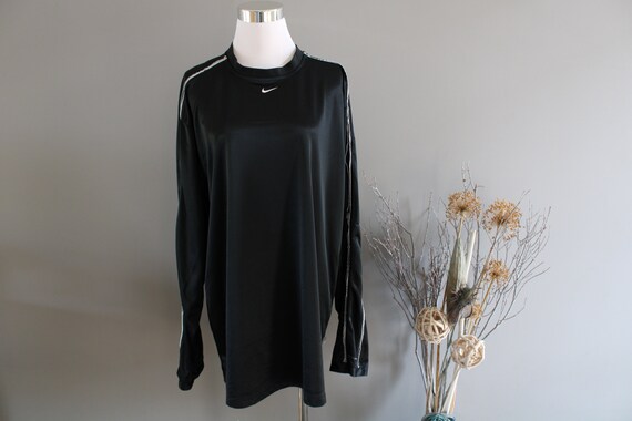 nike long sleeve activewear