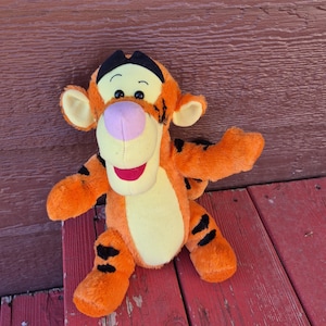 Vintage 2001 Fisher Price Tug-In-Time Tigger Plush | Working Interactive Talking Disney Winnie the Pooh Mattel Toy, Retro 2000s Nostalgia