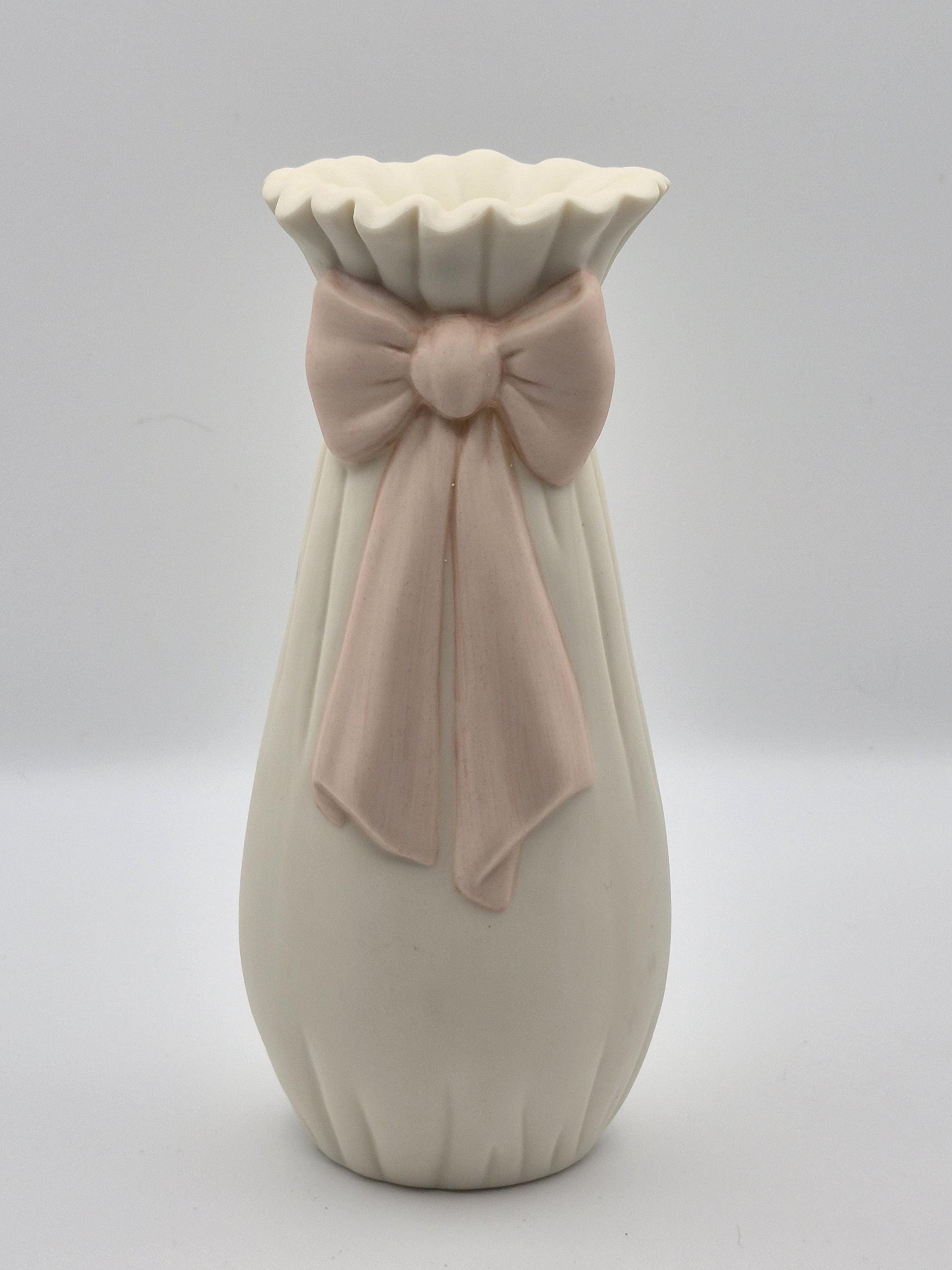 AVON Gift Collection Soft Bow Bud Vase 【公式通販】