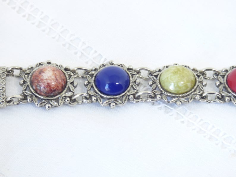Vintage 1970/'s Silver Plated 7 Panel Chain Linked Bracelet Set With Paste Glass Multi Colored Round Cabochon Agates By Jem 1973