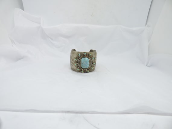 Large Vintage 1940/'s Wide Silver Plated Cuff Decorated With Raised Rose Pattern /& With A Large Applied Faux Turquoise Center Piece Statement
