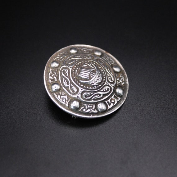 Vintage Solid Silver Round Traditional Celtic Shi… - image 2