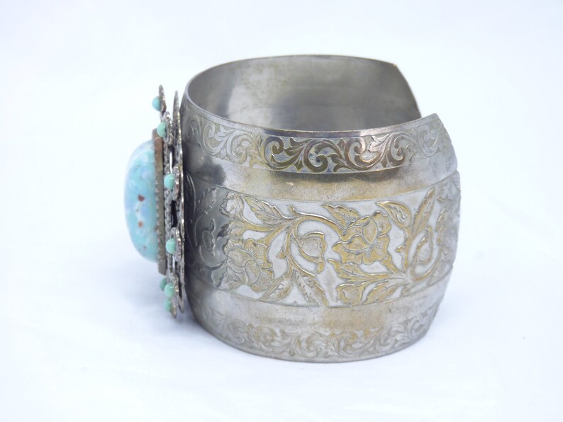 Large Vintage 1940/'s Wide Silver Plated Cuff Decorated With Raised Rose Pattern /& With A Large Applied Faux Turquoise Center Piece Statement