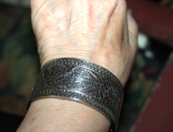 Antique Victorian Solid Silver Wide Hinged Bangle… - image 7