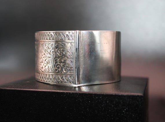 Antique Victorian Solid Silver Wide Hinged Bangle… - image 3