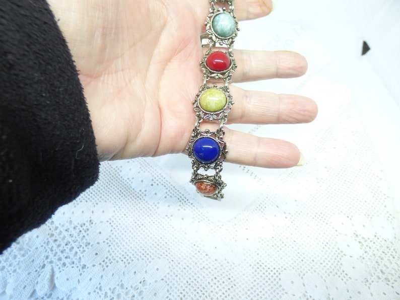 Vintage 1970/'s Silver Plated 7 Panel Chain Linked Bracelet Set With Paste Glass Multi Colored Round Cabochon Agates By Jem 1973