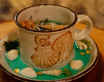Resina epoxi Ocean Lover Art Diorama / Paisaje marino realista en conjunto de taza de cerámica con conchas y arena