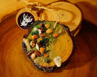 Seascape on Wood Slice Ornament | Ocean Life Decor | Epoxy Resin Nature Diorama