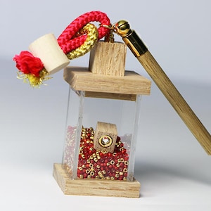 Interactive Magic Gold Lantern Charm *Removable Magnetic Wand Moves the Cube Inside! Interactive Fun, Lantern, Unique Gift For All