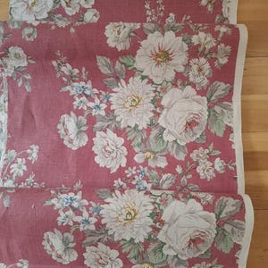 1920s Vintage Sanderson Floral Fabric Remnant - Deep Pink with Contrasting Floral Bouquets - 3.2 metres x 38 cm - 1920s - New and Unused