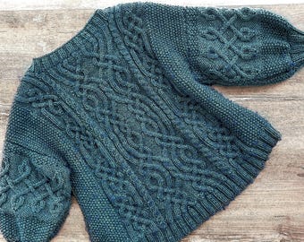 Klassisches Aran Strickpullover Muster mit Wikinger/Kelten Zopfmuster, einfacher Aufbau