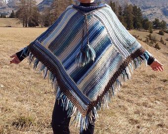 Poncho coloré au crochet tunisien facile - avec capuche