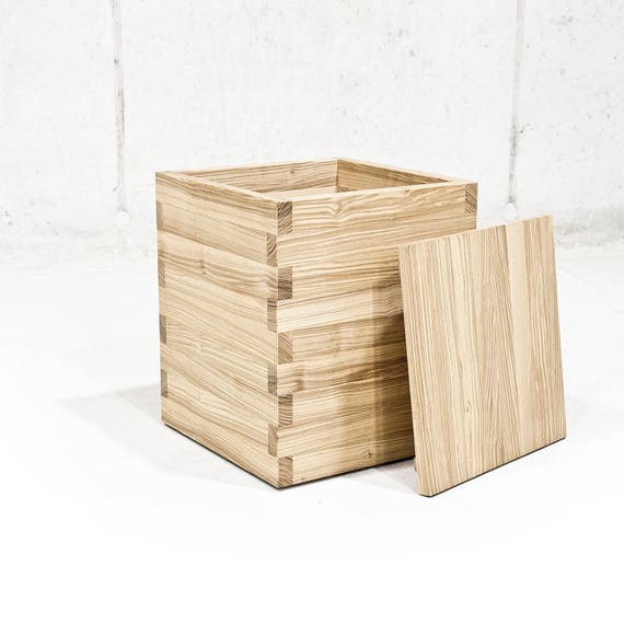 Holz Hocker, Hocker aus, Esche, Nussbaum, Eiche, Kirschbaum, Holzkiste, Holzkiste mit Deckel, Holzdeko, Fingerzinken, Woodpile Stool
