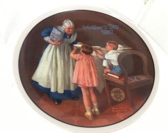 Vintage Mother’s Day Plate 1987 “Grandma’s Surprise” by Norman Rockwell for Knowles