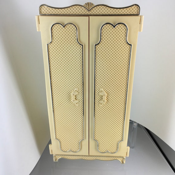 sindy doll wardrobe